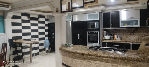 Imagen 6 de 10 de Galpón 650mts Con Casa De 2 Niveles, 2 Locales