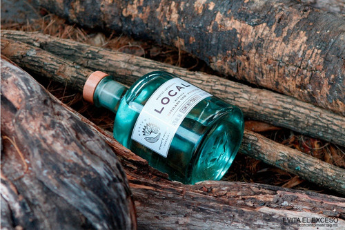 Mezcal Local De Pechuga De Agave