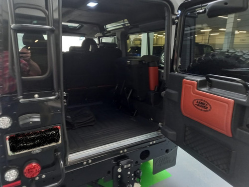 Imagen 7 de 10 de Land Rover Defender 110 2015