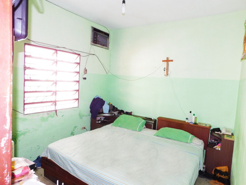 Amplia Y Muy Negociable !!! Casa Con Todos Los Servicios Básicos Activos, Agua Luz Y Gas Directo!!! En Venta En Parroquia Catedral, Lara#25-15681**maria E. **