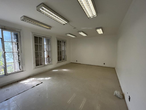 Arriendo De Casa Oficina En Pdte. Errazuruz Id 50.570-lin