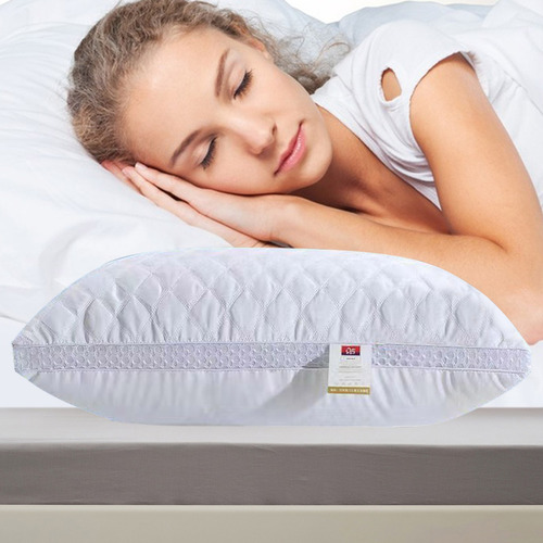 P: Una Almohada Que No Se Pliega Ni Se Deforma Diseñada Para