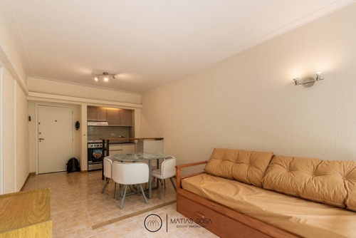Departamento De 1 Ambiente A La Calle Con Balcón
