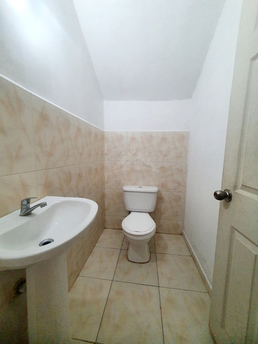 Imagen 5 de 11 de Town House En Res. Villa De Campo