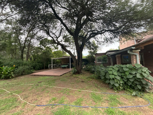 Villa Allende Golf. Casa En Venta De 3 Dormitorios Cochera, Pileta Y Gran Parque