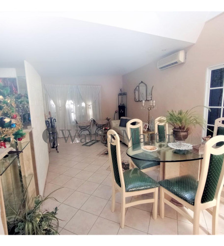 Casa 5 Ambientes Con Parque, Quincho, Pileta Y Cochera