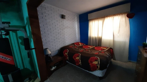 Imagen 6 de 14 de Hermosa Casa Con Amplia Barbaco Y Habitación En El Fondo.