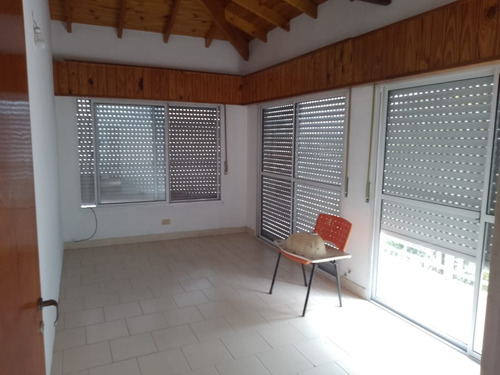 Venta Departamento De 3 Ambientes Amplios Con Patio En Moron ( No Haedo No Castelar No Ituzaingo)
