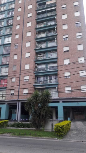 Imagen 2 de 2 de Cocheras En Venta