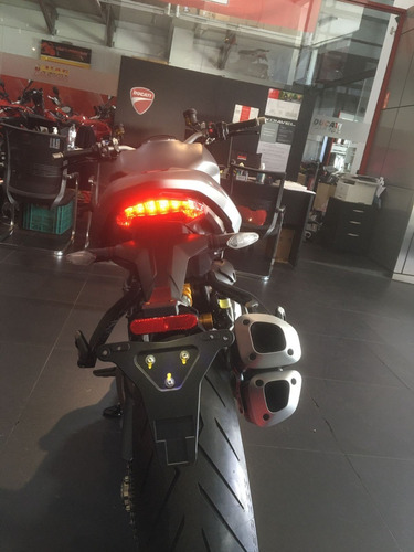Imagem 6 de 8 de Ducati Monster 1200s- Personalizada Pelo Artista Adonis