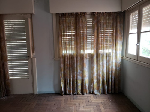 Imagen 11 de 24 de 2 Chalet En Dos Plantas Sobre Amplio Lote Ideal Dos Familias