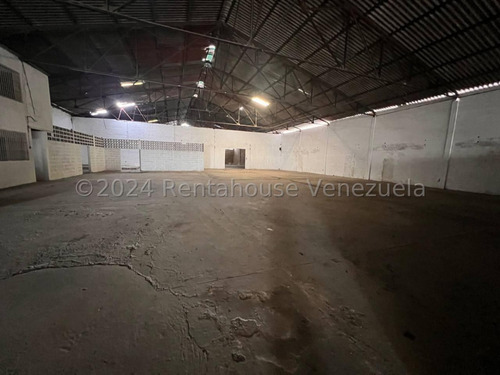 24-28876 ¡amplio Galpón En Alquiler En El Sector La Providencia! Mord