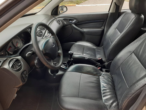 Ford Focus 2.0 Ghia 16v Gasolina 4p Manual