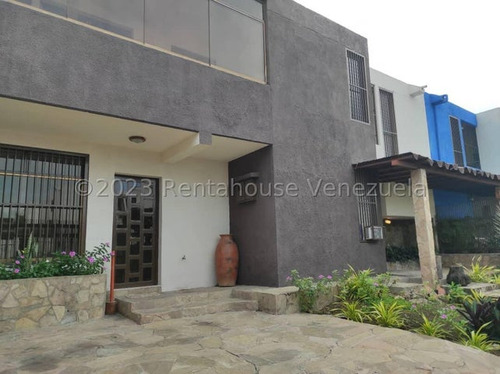 Renta House Lara Vende Casa Amplia 2 Niveles Zona Este  #ev;