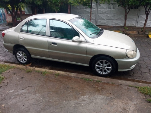 Imagen 3 de 3 de Kia Rio Año 2000 Rio