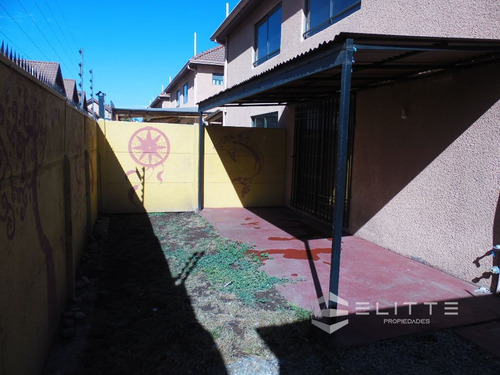 Casa En Arriendo De 4 Dormitorios 3 Baños En Talagante