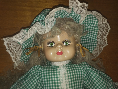 Boneca Antiga Enchimento Rosto Plástico Pintado Não Estrela (Usado)