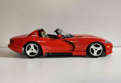 Dodge Viper Burago, Escala 1/18. En Excelente Estado Rojo (Usado)