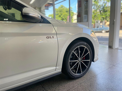 Volkswagen Vento GLI 2.0 TSI