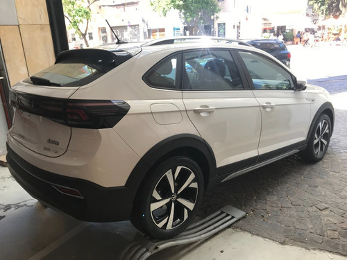 Volkswagen Nivus Confortline 200 Tsi At