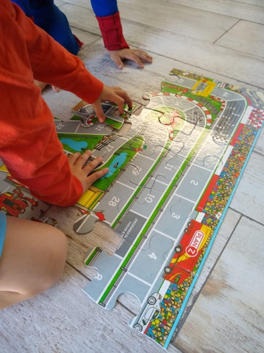 Imagen 3 de 10 de Rompecabezas Carrera De Autos Puzzle 28 Piezas Infantil Niño