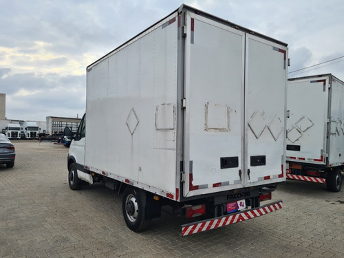 Imagem 3 de 8 de Iveco Daily 35s14 Ano 2013 Bau 3,50ms Unico Dono