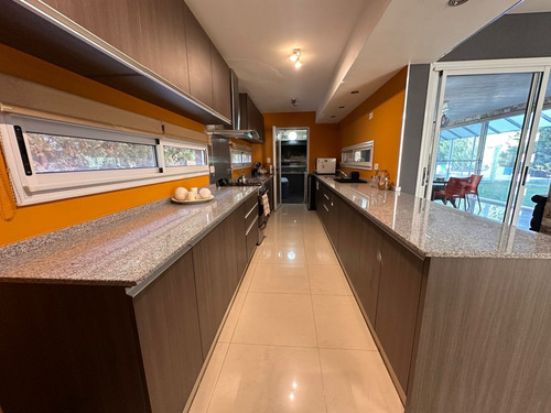 Casa En Venta 5 Dormitorios En Barrio Privado Aguadas - Funes