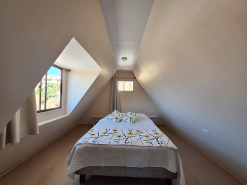 Casa Amoblada, Iluminada, A Pasos Del Plan De Valparaíso.