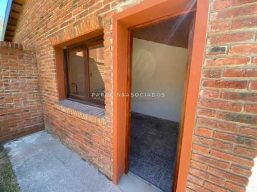 Casa A La Venta De 3 Dormitorio En Beverly Hills, Punta Del Este.