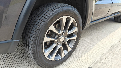 Jeep Grand Cherokee 5.7 Limited Lujo 4x4 At