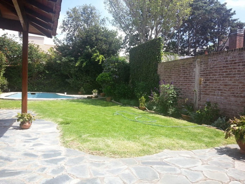 Imagen 3 de 30 de Chalet Con Pileta En Acassuso