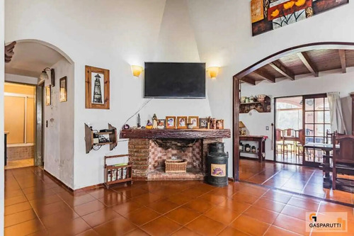 Casa 5 Ambientes, Una Planta Con Pileta En Aranjuez!