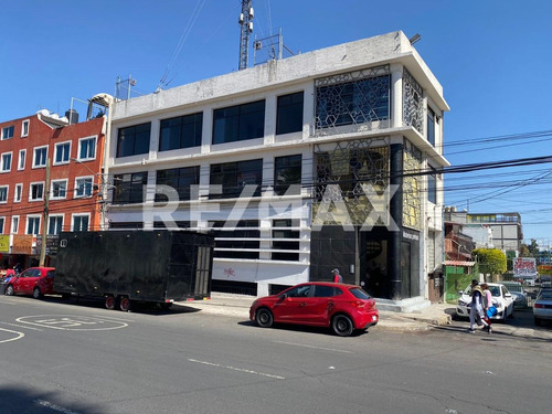 Edificio Comercial En Presidentes Ejidales En Heroica Escuela Naval