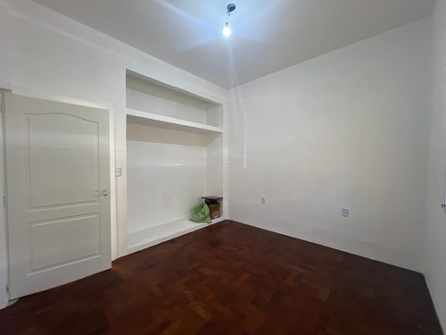Departamento En San Justo Centro - 2 Dormitorios - Cochera -