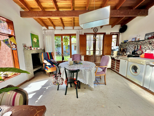 Casa - 3 Ambientes - Servicios - Excelente Ubicacion