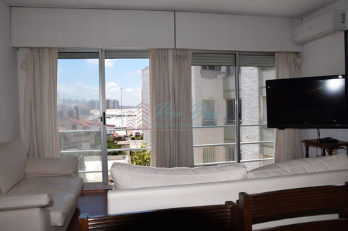 Apartamento En Peninsula, 2 Dormitorios *- Ref: 2774