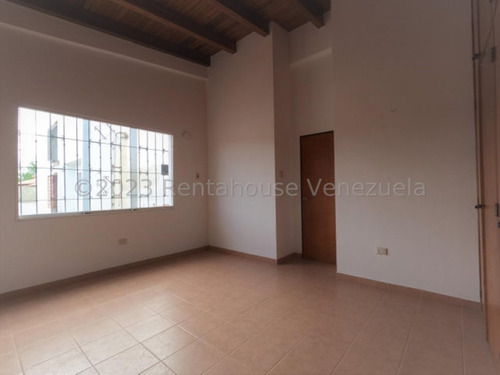 Milagros Inmuebles Casa Venta Barquisimeto Lara Zona Este El Pedregal Economica Residencial Economico Código Inmobiliaria Rent-a-house 24-3734
