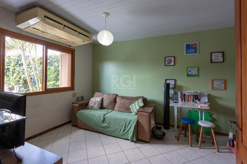 Casa Em Hípica Com 2 Dormitórios - Lu432463