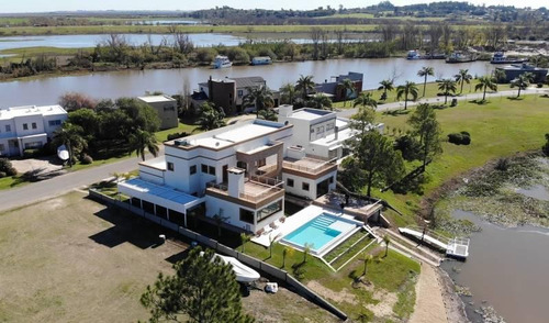 Imagen 5 de 19 de Esplendida Casa De 3 Dormitorios, 3 Baños, Pileta, Cochera