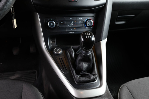 Imagen 12 de 16 de Ford Xh-focus 5p 1.6l N Mt S Gui
