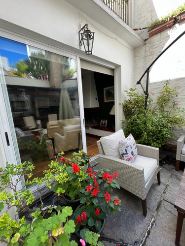 Vendo Espectacular Casa Padron Unico, En Calle Cerrada Sin Transito, 3 Dormitorios, 3 Baños, Garaje, Terrazas Y Azotea, Acepta Banco, Zona Pocitos.