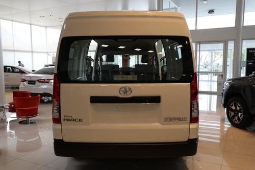 Toyota Hiace 2.8 Tdi Furgón 6at L2h2 3a 5p
