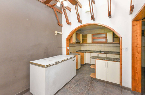 Venta Casa 5 Ambientes Con Cochera Versalles
