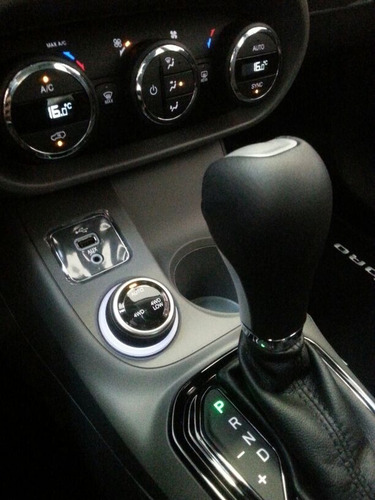 Imagem 8 de 15 de Toro 2.0 Tdi Volcano 4wd (aut) 2021/2022