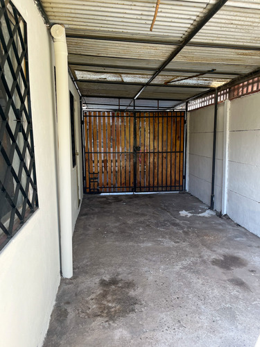 Casa 3 Hab 2 Baños Y 2 Estacionamientos - Curicó