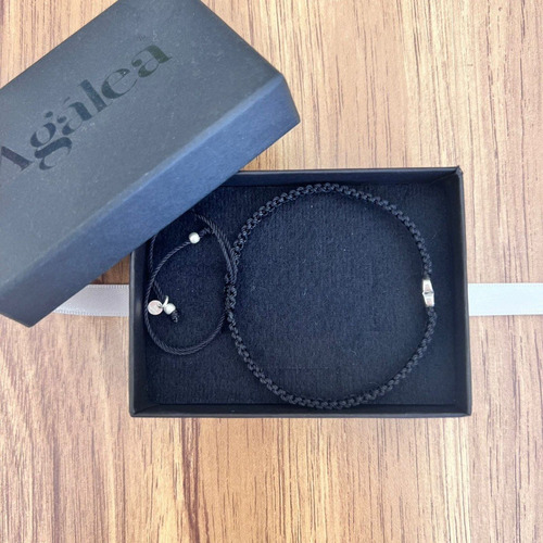 Imagen 8 de 10 de Pulsera Tejida Hilo Negro Corazón De Plata .925 Agálea