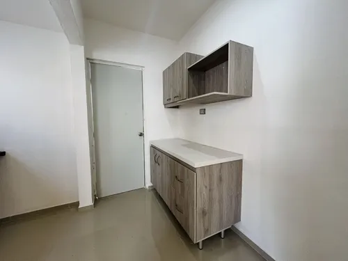 Casa En Venta En Ciudad Caucel Remodelada Con 2 Habitaciones Y 2 Baños