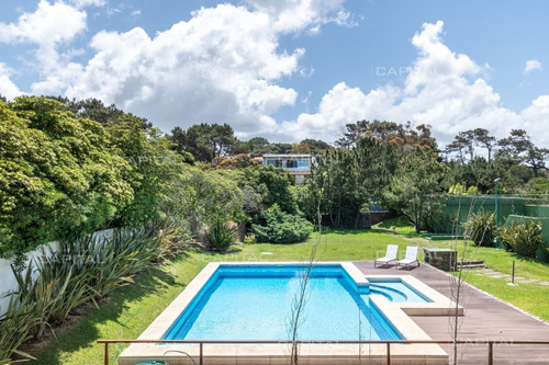 Imagen 24 de 25 de Moderno Apartamento De Tres Dormitorios En Primera Linea, Playa Brava - Punta Del Este Brava