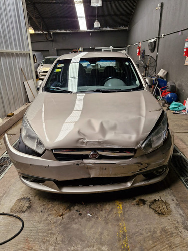 Fiat Grand Siena -chocado-