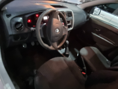 Imagem 6 de 8 de Renault Logan 2016 1.0 16v Authentique Hi-flex 4p